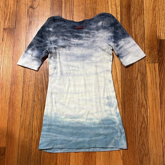 EUC Hard Tail Ballet Sleeve Scoop Neck 3/4 Length Arm Top Size Small - Picture 2 of 4